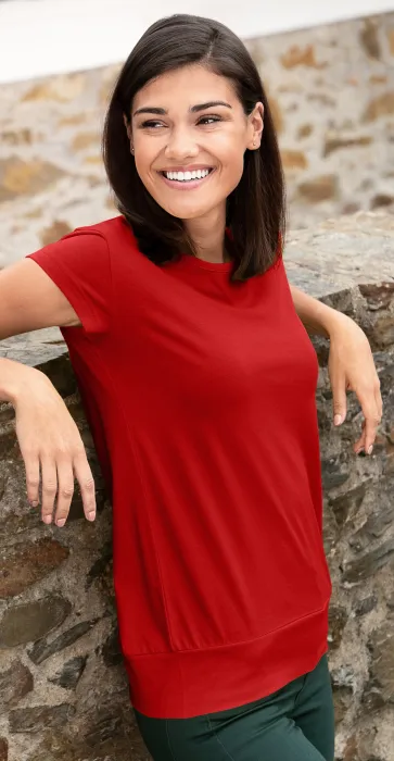 Дамска модерна тениска, червен