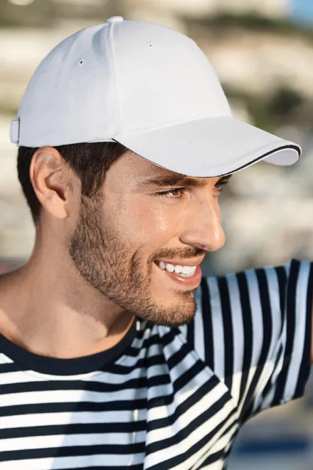 Контрастна капачка, Бял