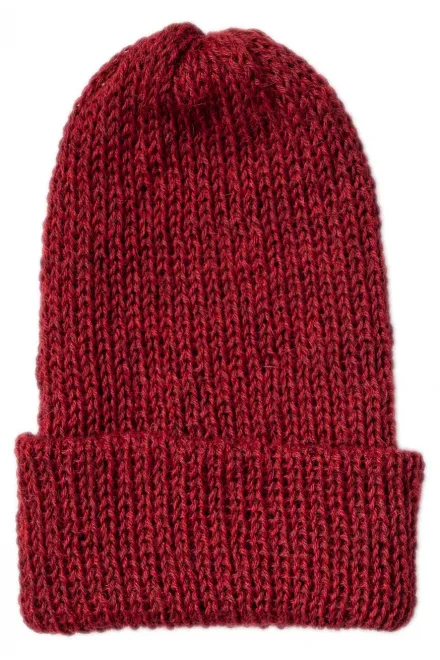Зимна шапка от вълна алпака, формула червено